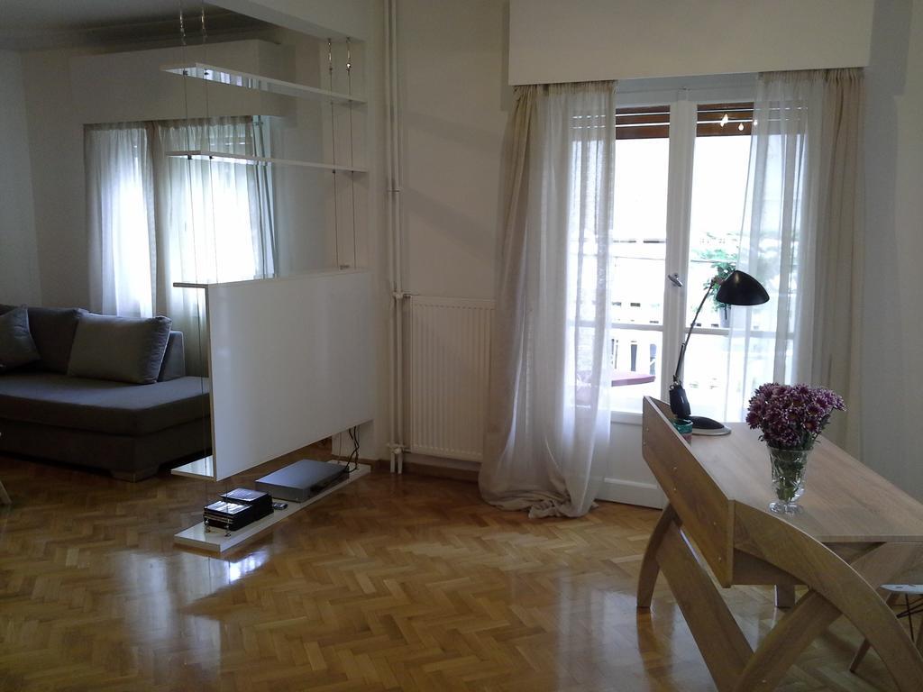 Apartment Near The Beach Атина Екстериор снимка