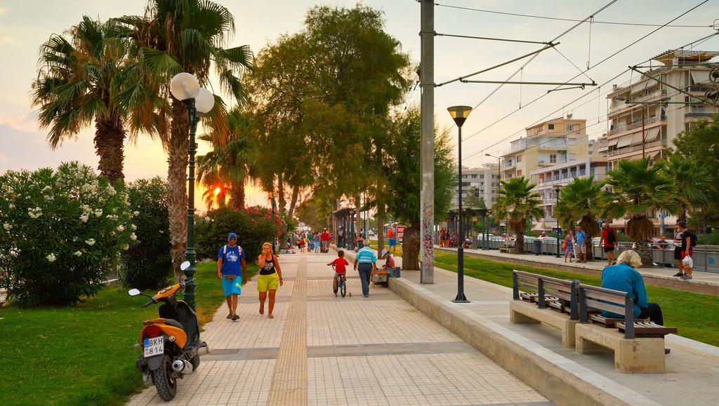 Apartment Near The Beach Атина Екстериор снимка