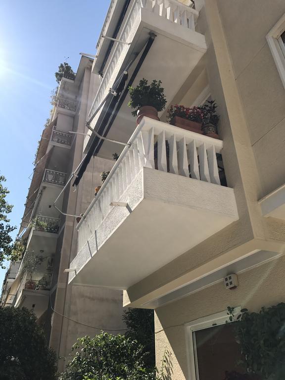 Apartment Near The Beach Атина Екстериор снимка