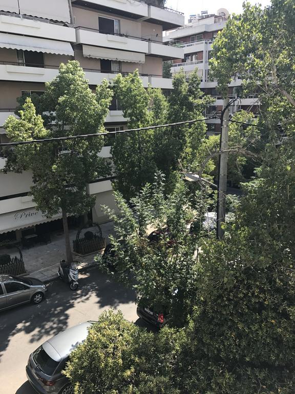 Apartment Near The Beach Атина Екстериор снимка
