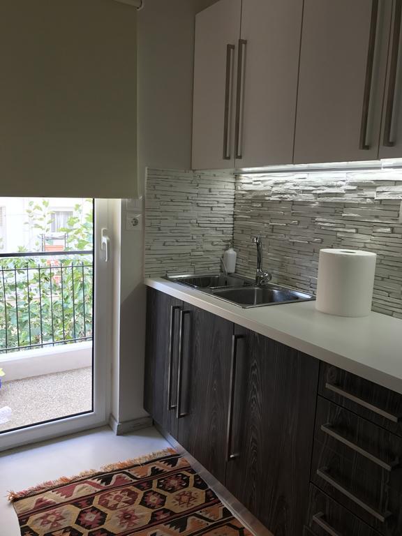 Apartment Near The Beach Атина Екстериор снимка
